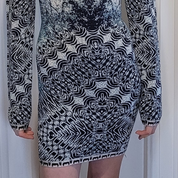 Beautiful Dress - Picture 6 of 8